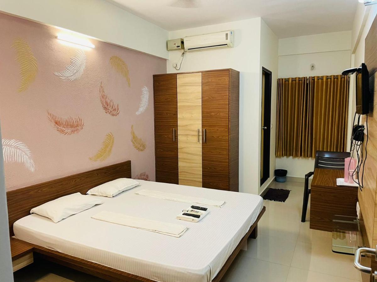 Hotel Radha Pangala Exterior foto