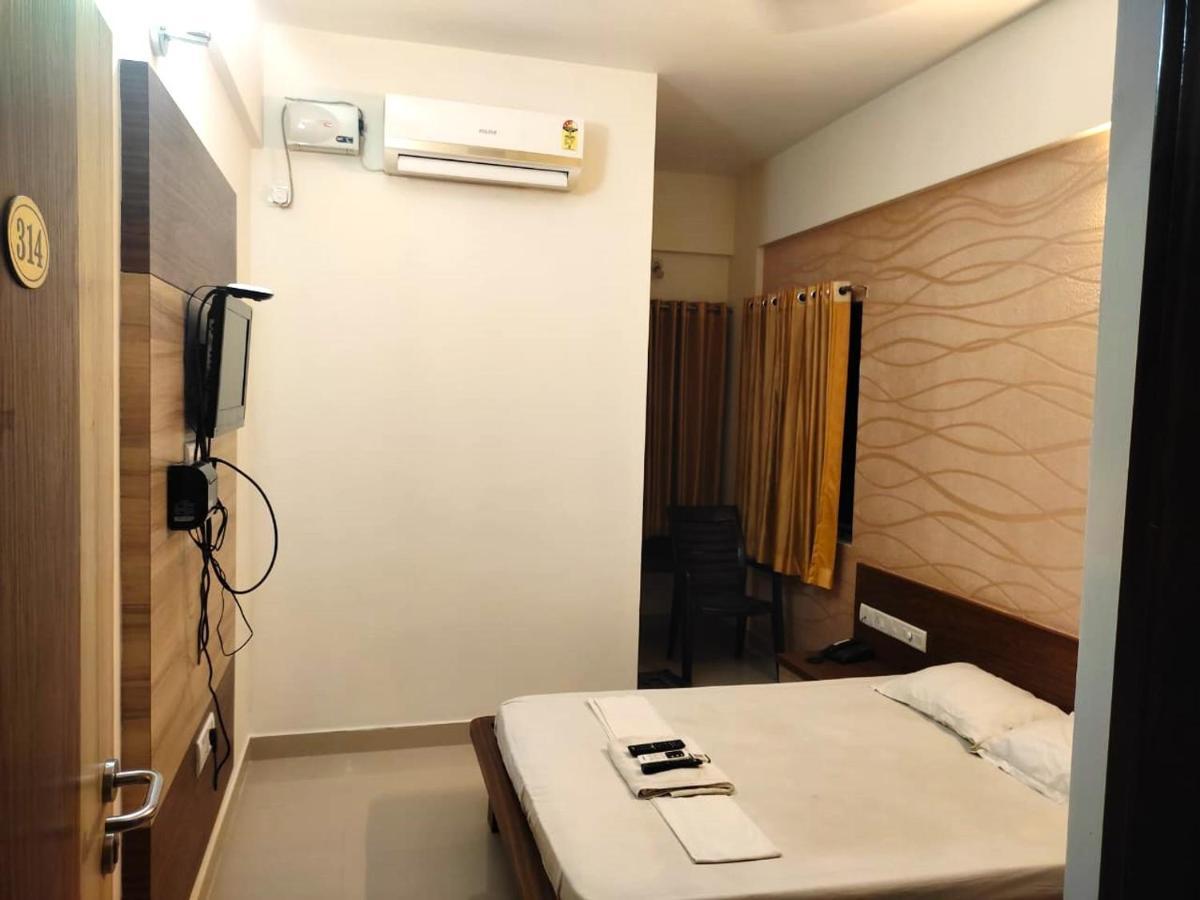 Hotel Radha Pangala Exterior foto