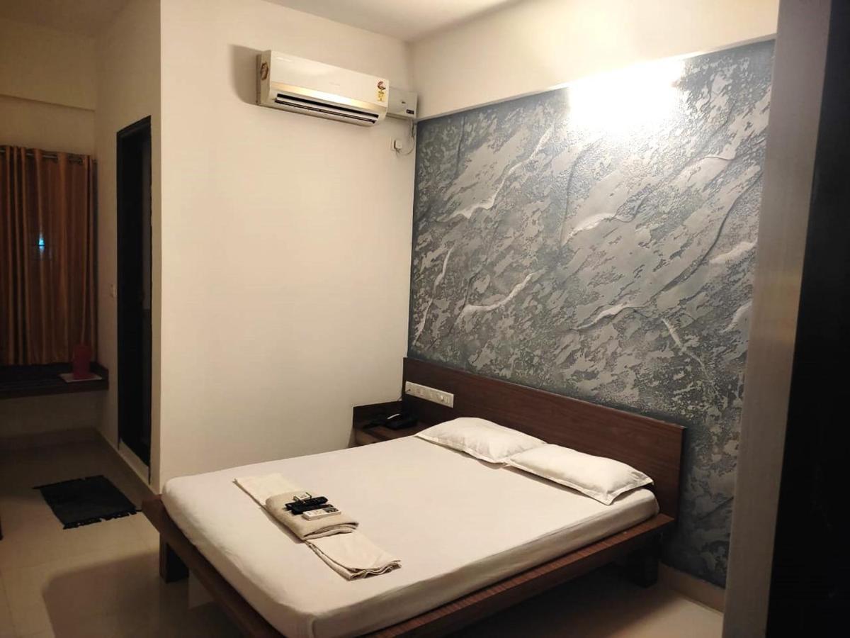 Hotel Radha Pangala Exterior foto